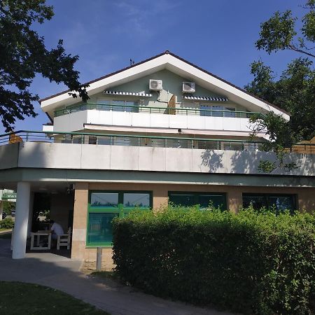 Apartmany Puerto Сенець Екстер'єр фото