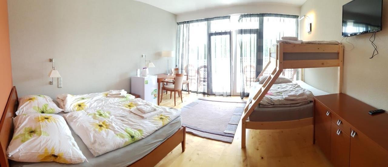 Apartmany Puerto Сенець Екстер'єр фото