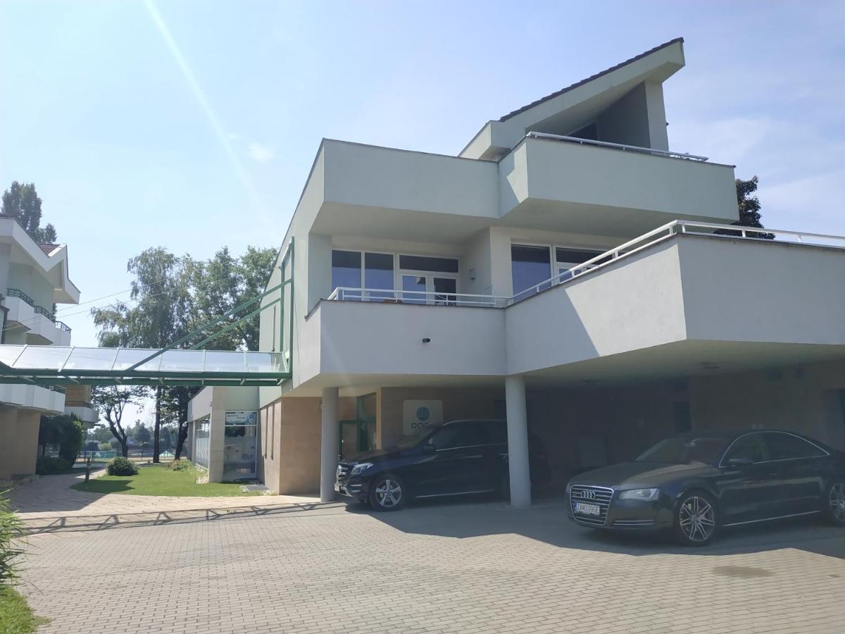 Apartmany Puerto Сенець Екстер'єр фото